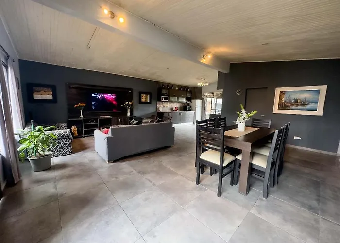 Casa En Zona Residencial Mendoza