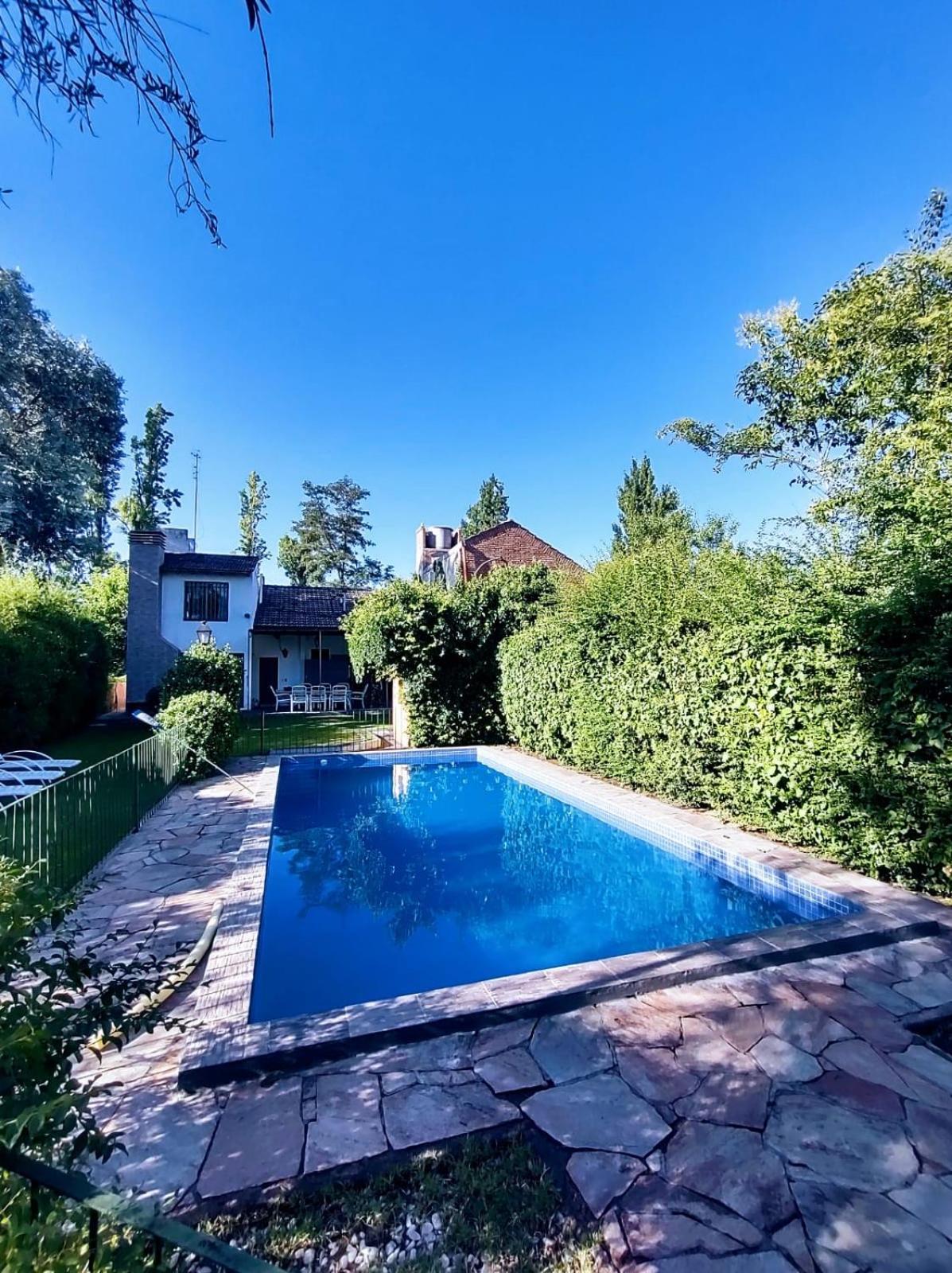 Casa En Zona Residencial Mendoza Holiday home